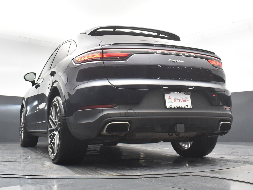 image-21 2022 Porsche Cayenne