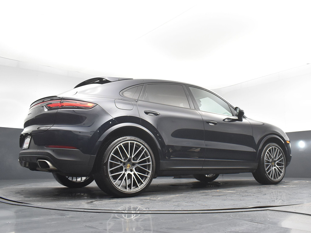 image-22 2022 Porsche Cayenne