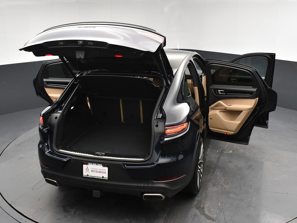 image-24 2022 Porsche Cayenne