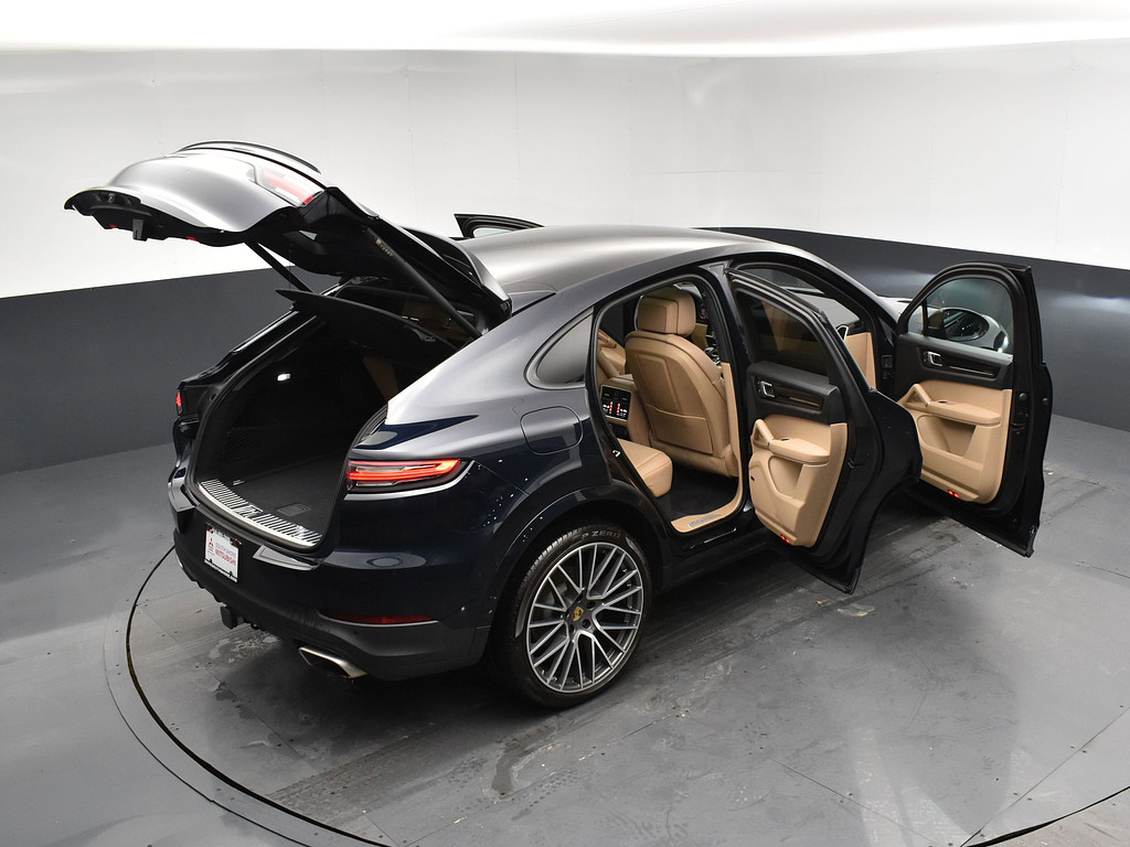 image-25 2022 Porsche Cayenne