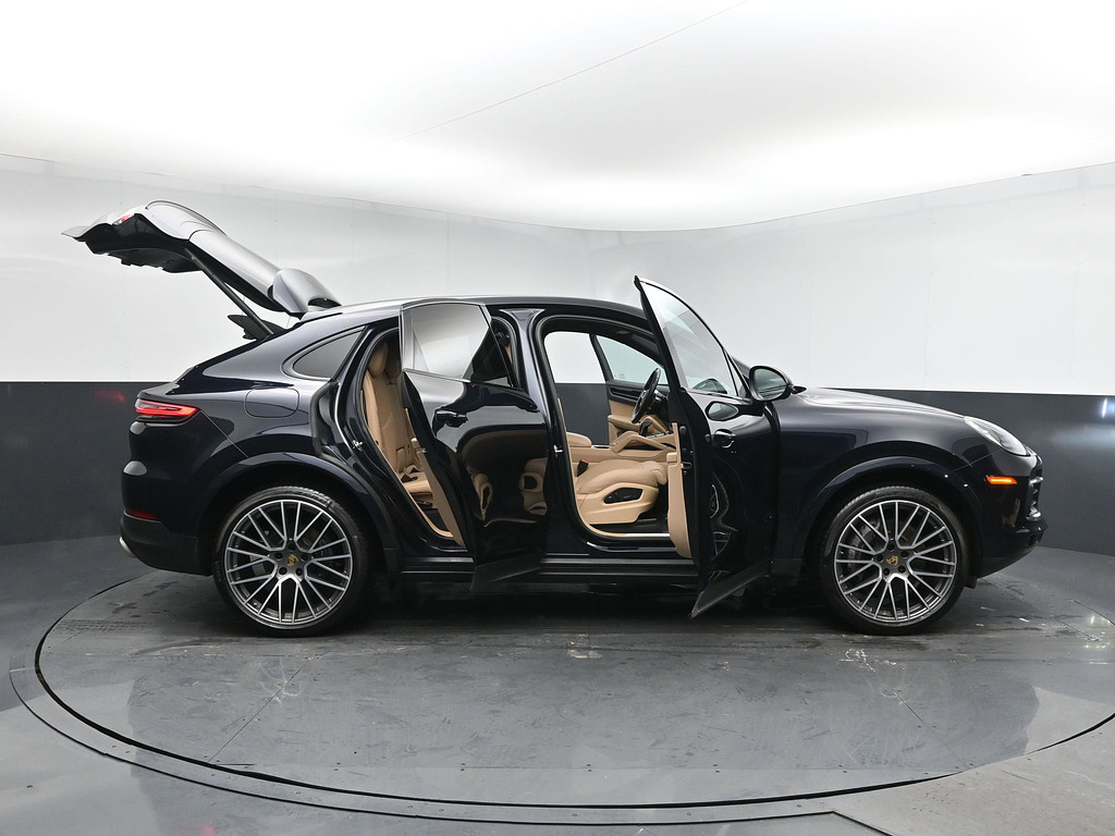 image-26 2022 Porsche Cayenne