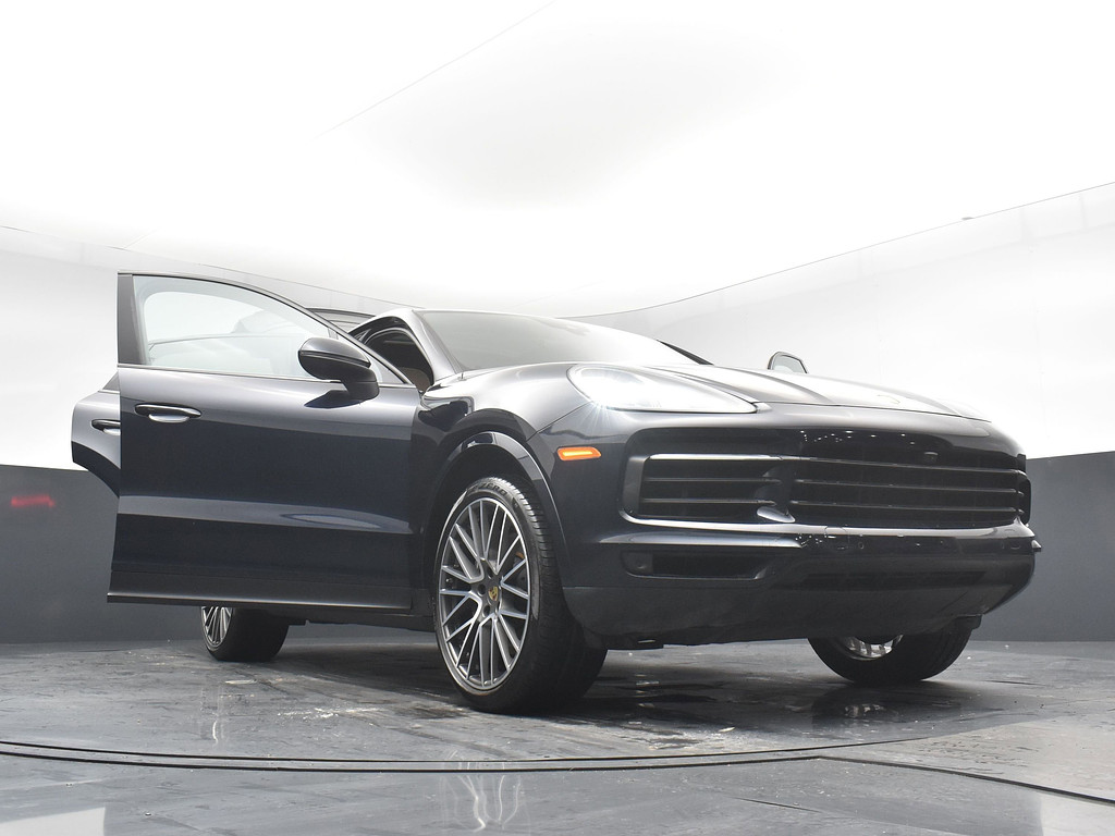 image-29 2022 Porsche Cayenne