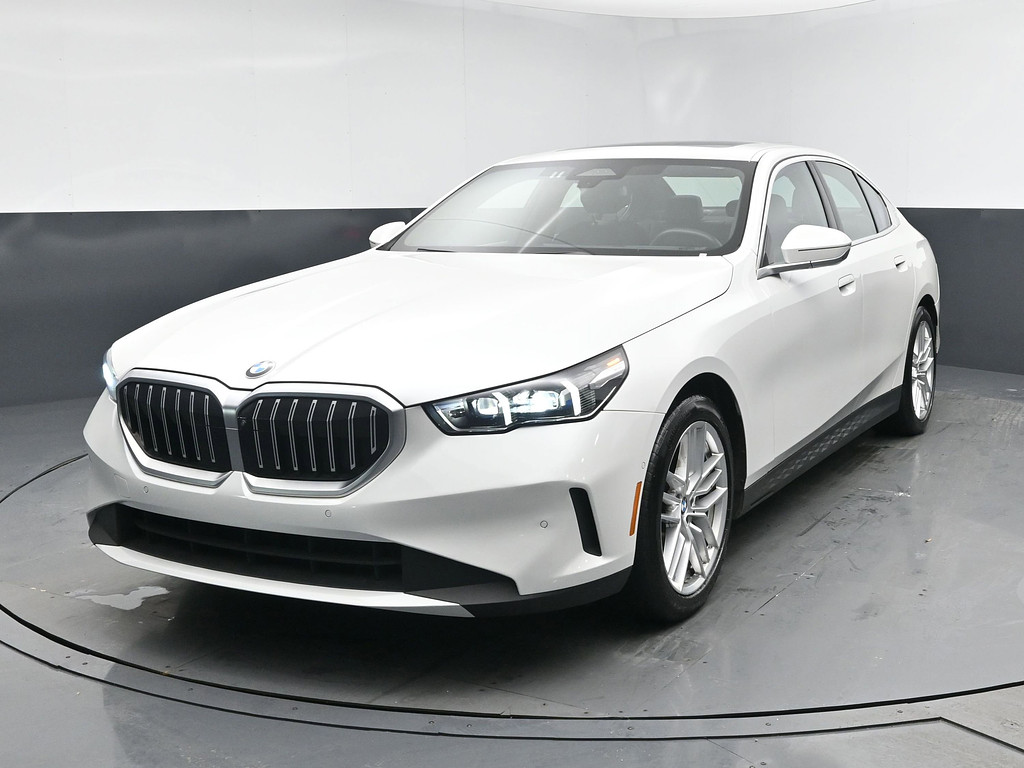 image-0 2024 BMW 5 Series