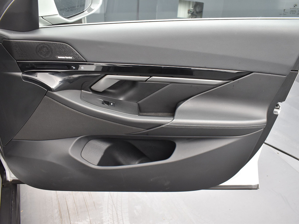 image-5 2024 BMW 5 Series