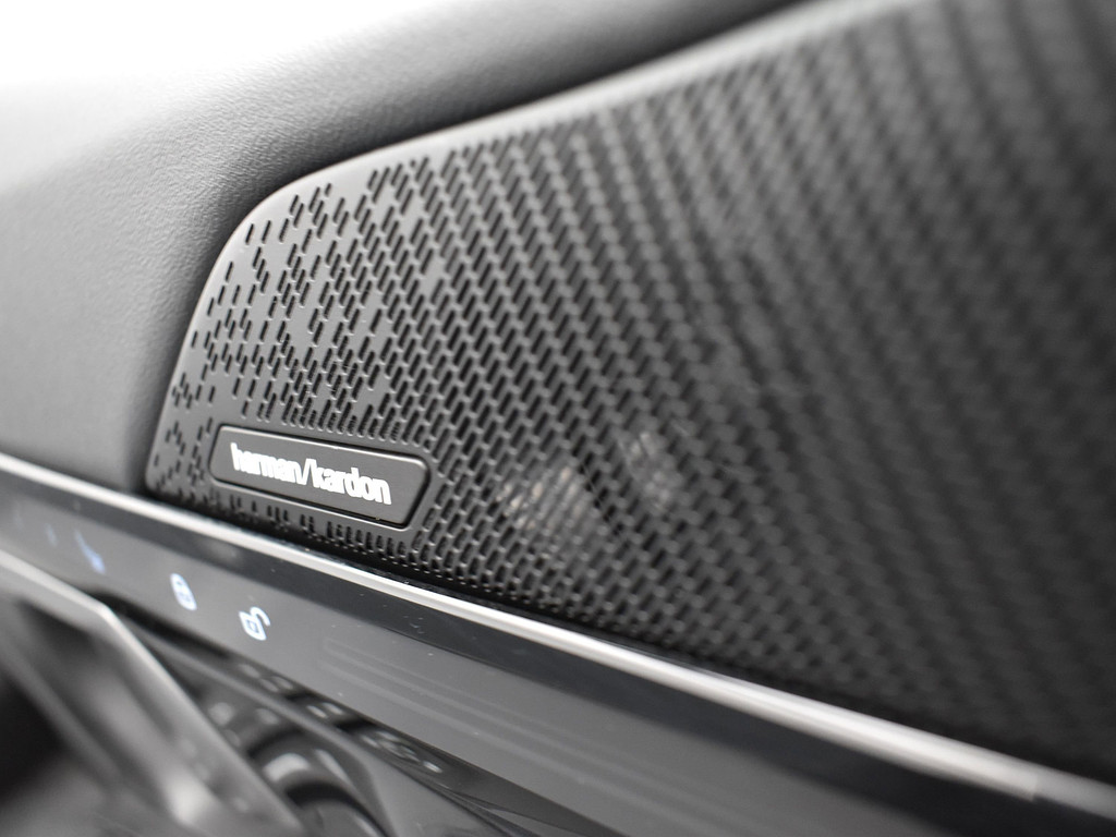 image-9 2024 BMW 5 Series