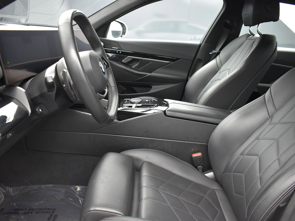 image-10 2024 BMW 5 Series