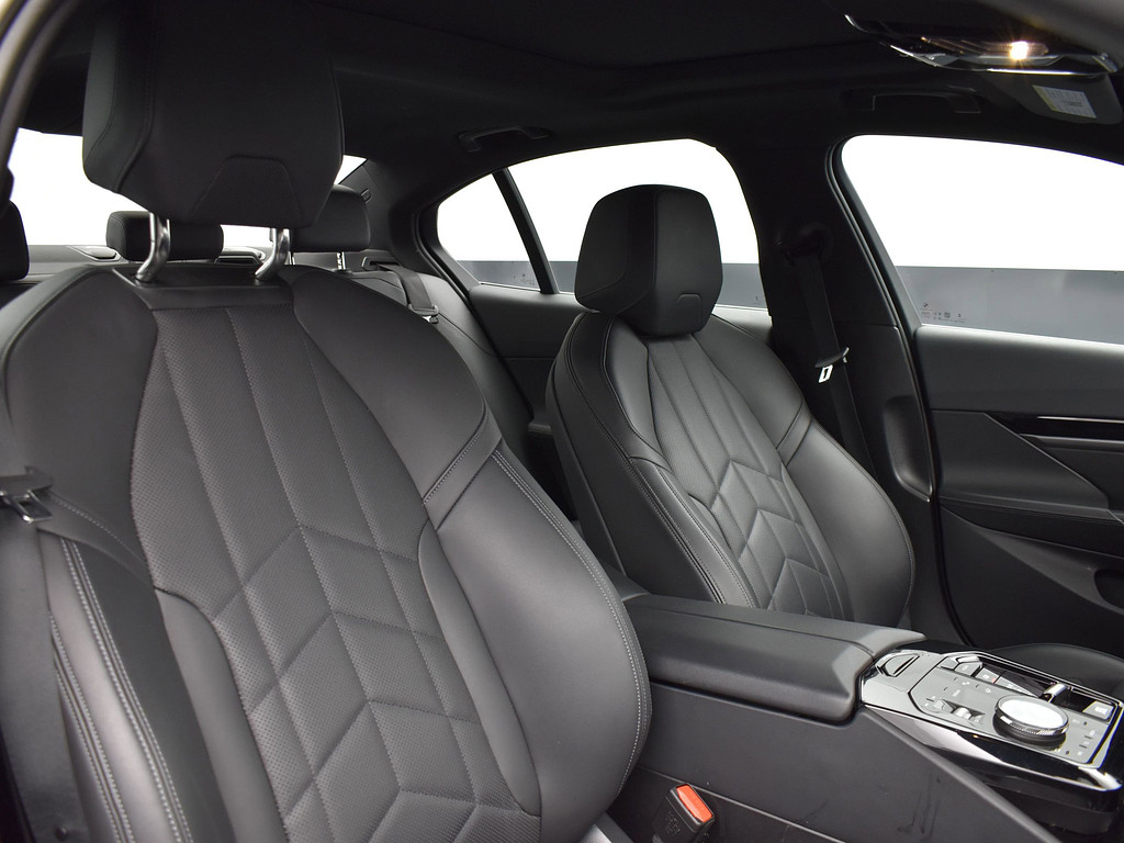 image-18 2024 BMW 5 Series