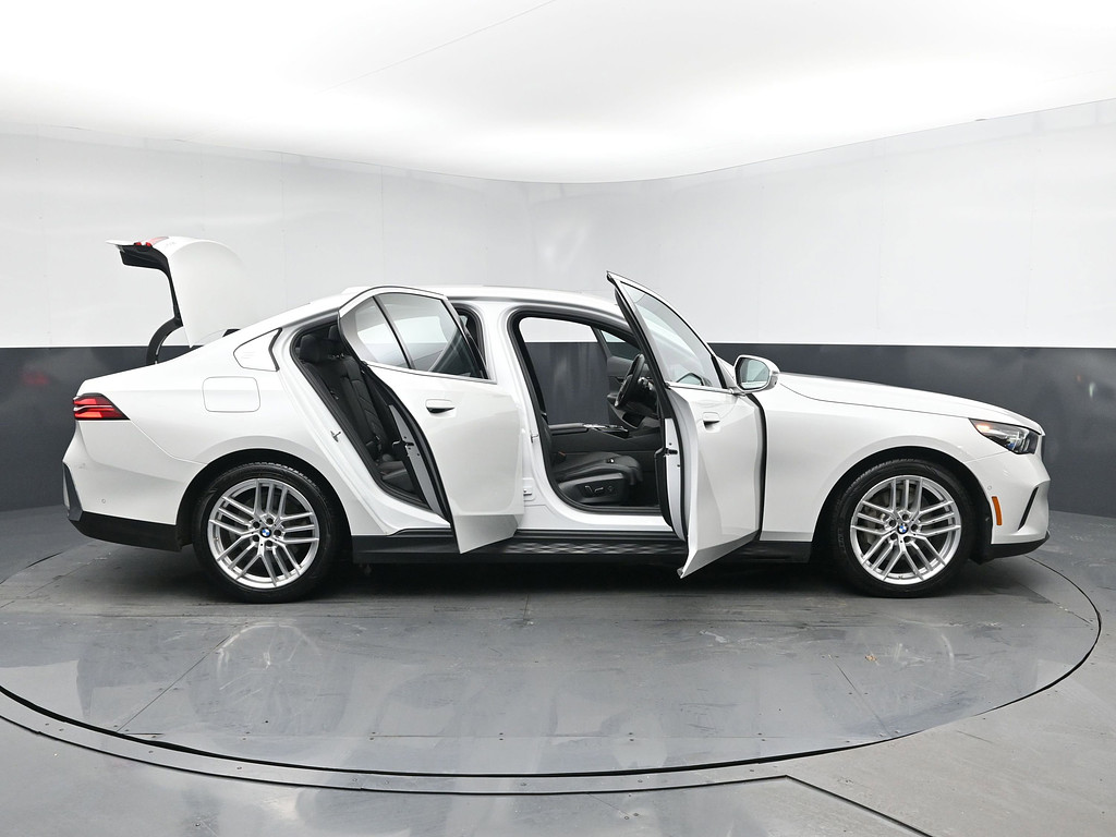 image-27 2024 BMW 5 Series