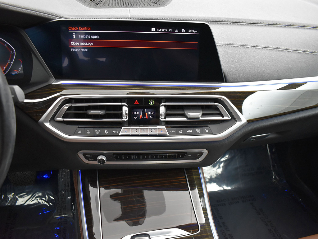 image-15 2020 BMW X5