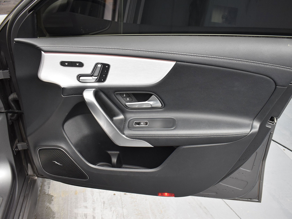 image-4 2020 Mercedes-Benz A-Class