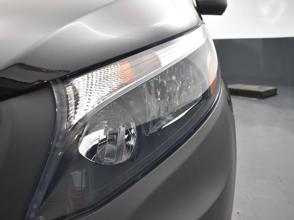 image-5 2022 Mercedes-Benz Metris Cargo Van