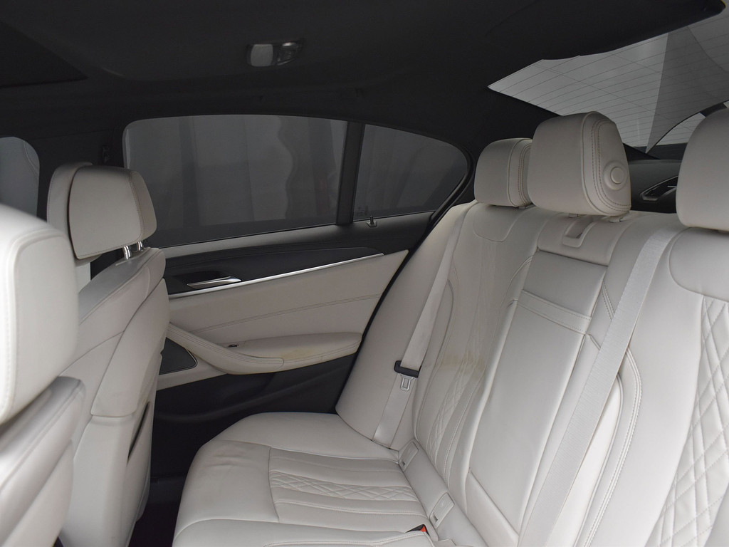 image-7 2022 BMW 5 Series