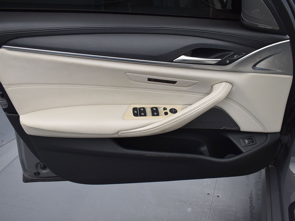 image-8 2022 BMW 5 Series