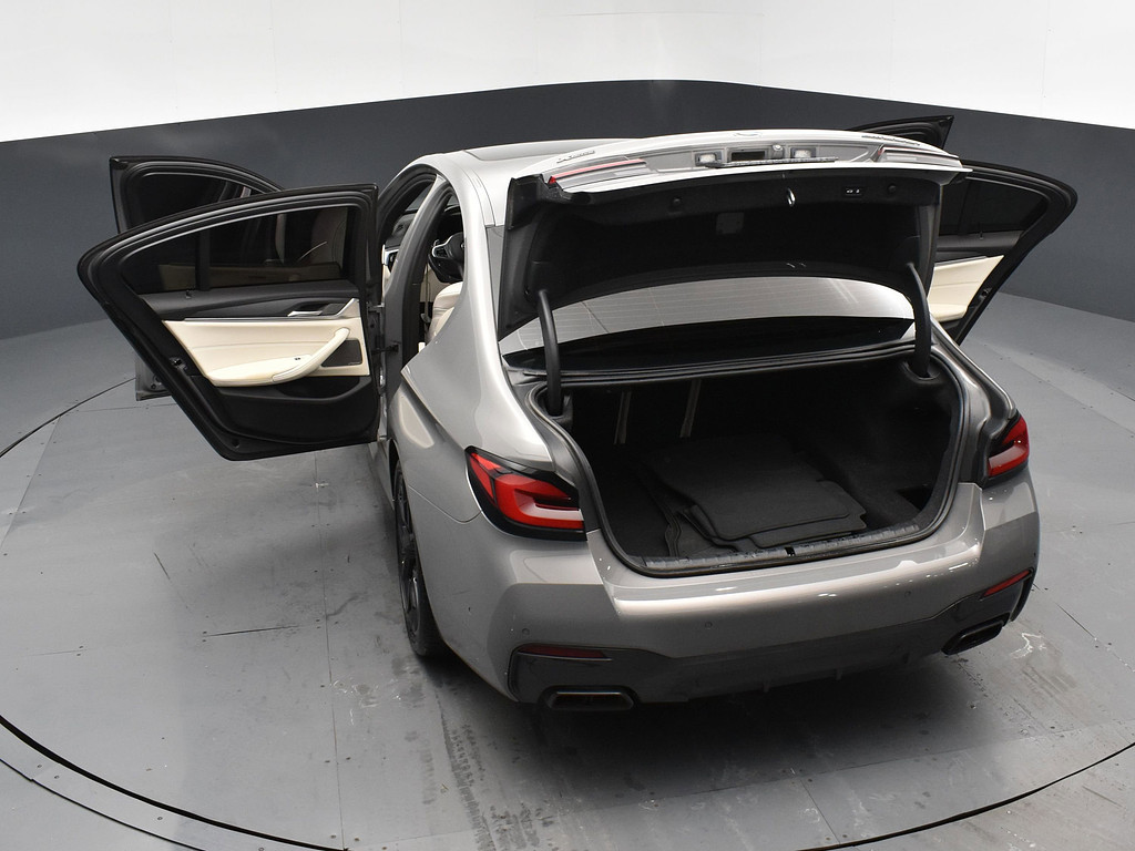 image-25 2022 BMW 5 Series