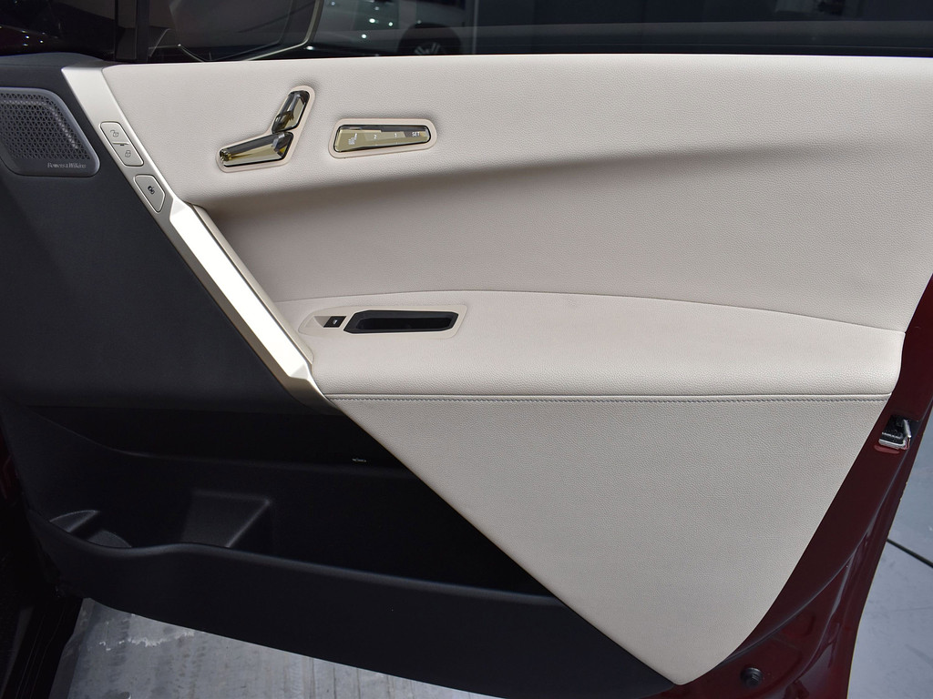 image-18 2022 BMW iX