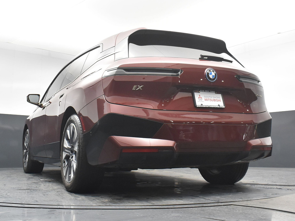 image-23 2022 BMW iX