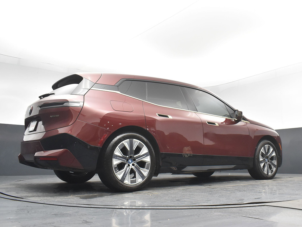 image-24 2022 BMW iX