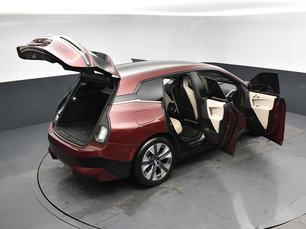 image-27 2022 BMW iX