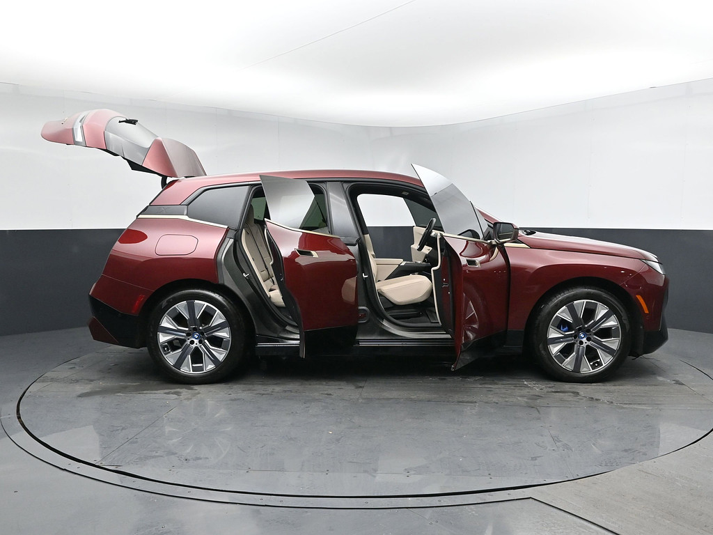 image-28 2022 BMW iX