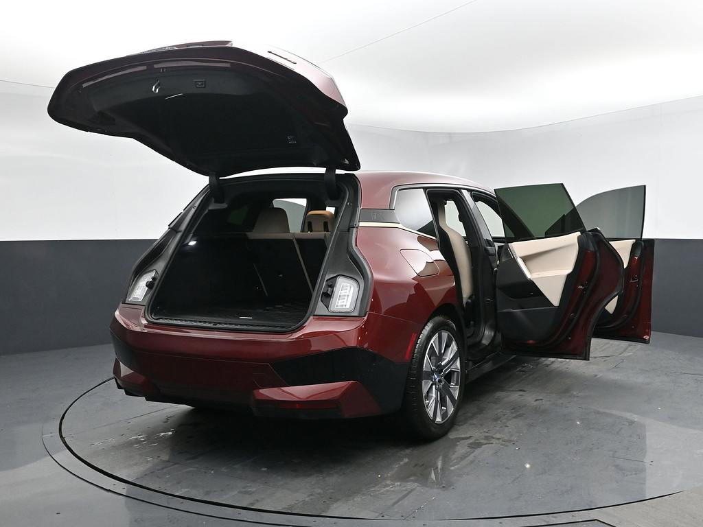 image-29 2022 BMW iX