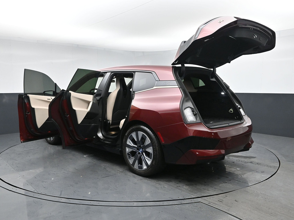 image-30 2022 BMW iX