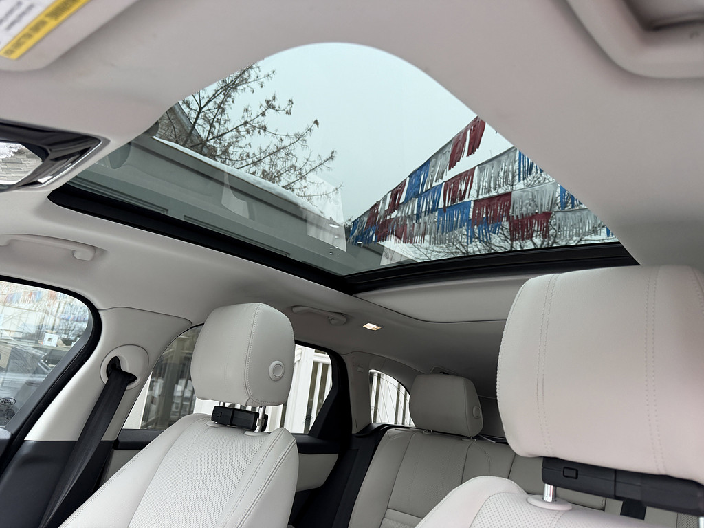 image-36 2020 Land Rover Range Rover Velar