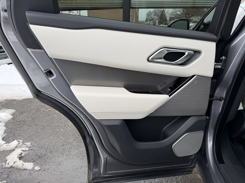 image-39 2020 Land Rover Range Rover Velar