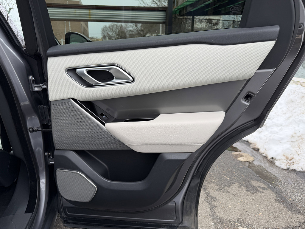 image-42 2020 Land Rover Range Rover Velar