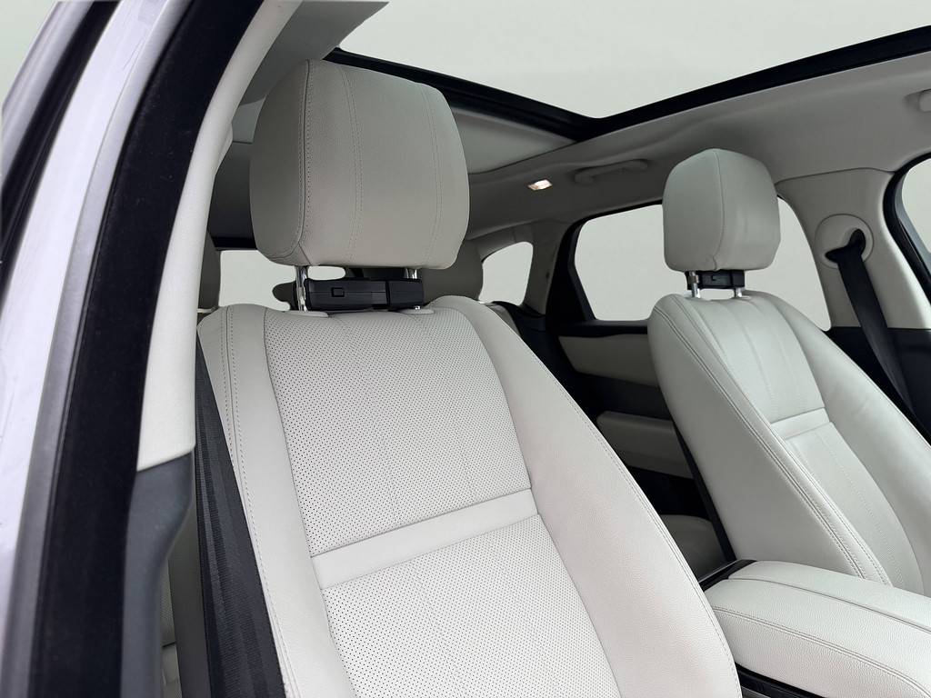 image-27 2020 Land Rover Range Rover Velar