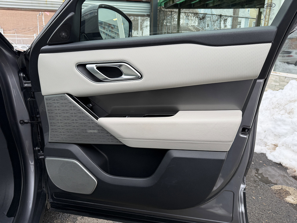 image-28 2020 Land Rover Range Rover Velar