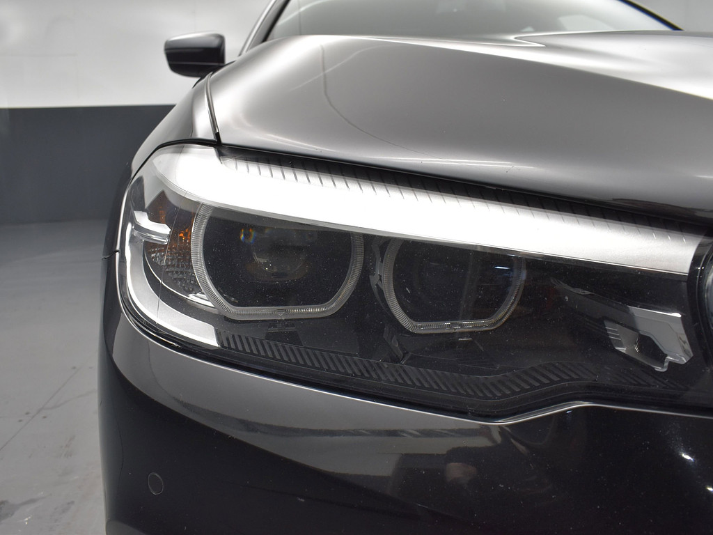 image-5 2019 BMW 5 Series