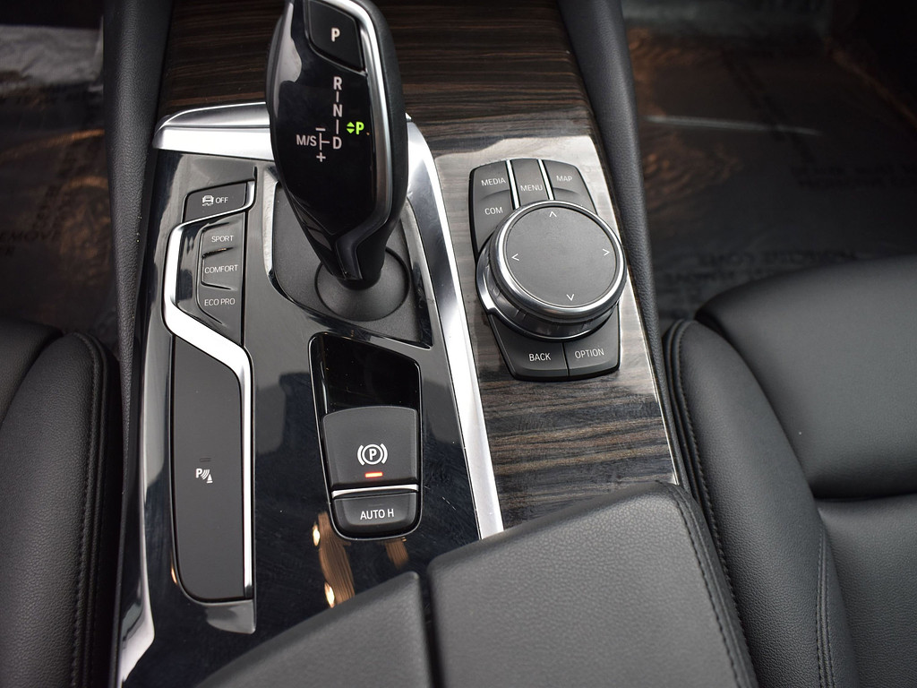 image-11 2019 BMW 5 Series