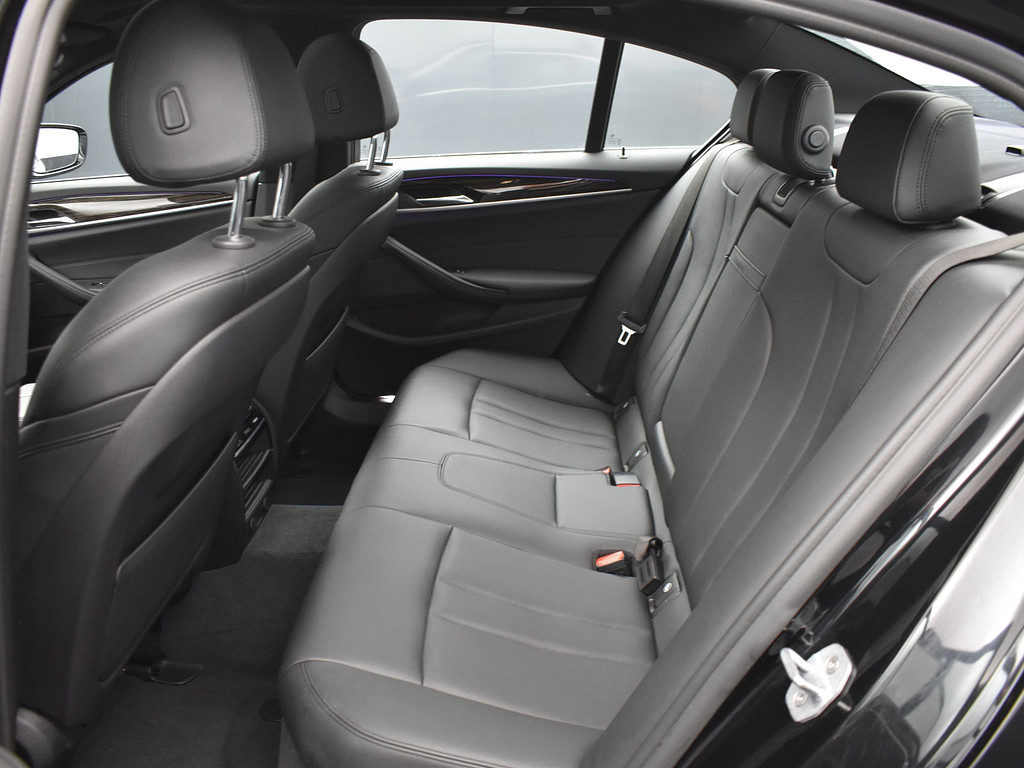 image-13 2019 BMW 5 Series