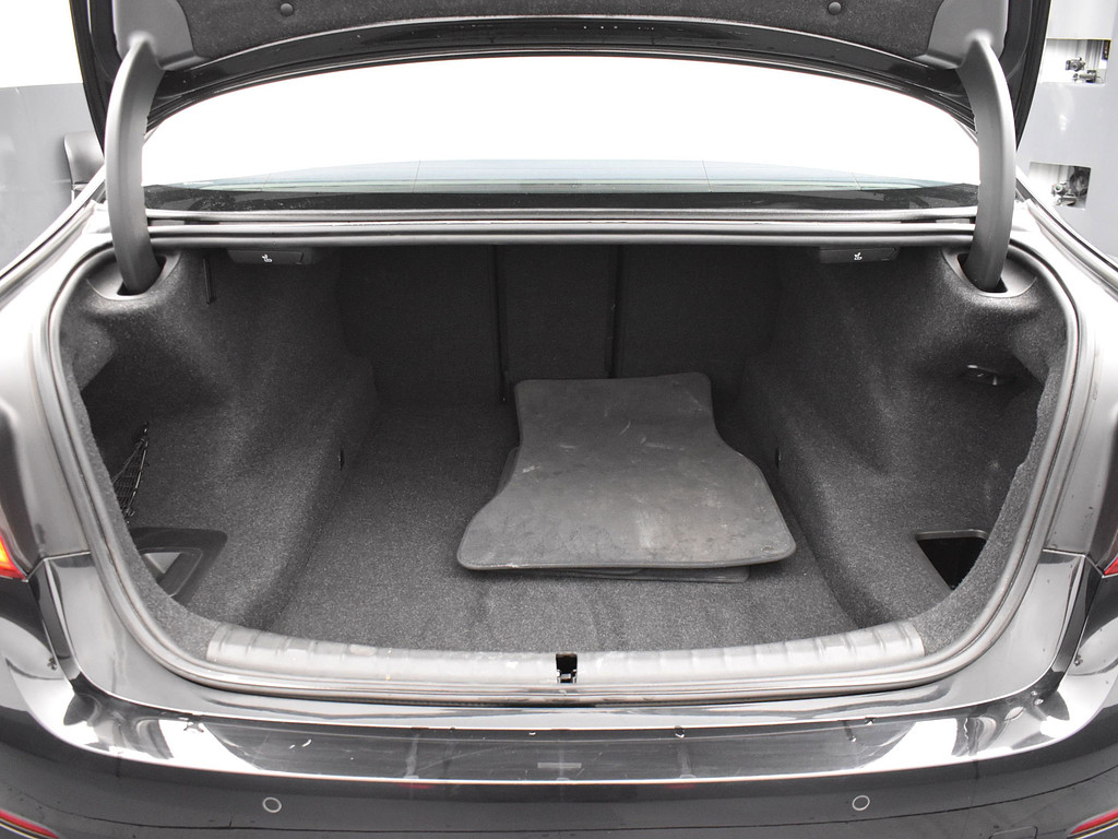 image-14 2019 BMW 5 Series