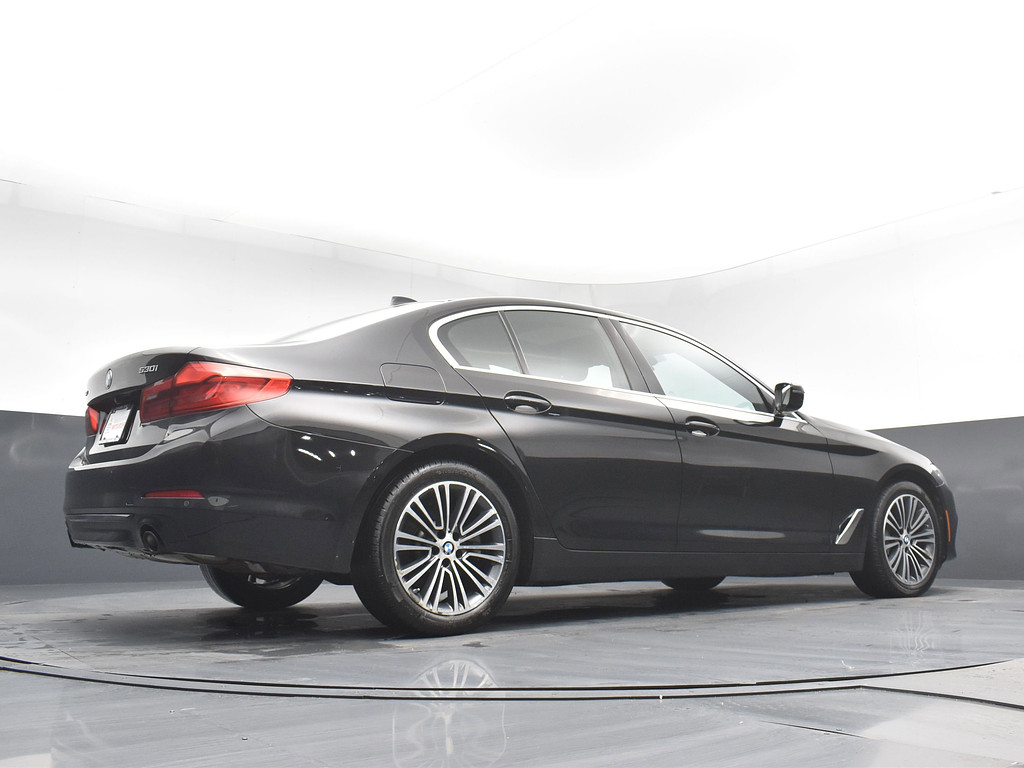 image-23 2019 BMW 5 Series