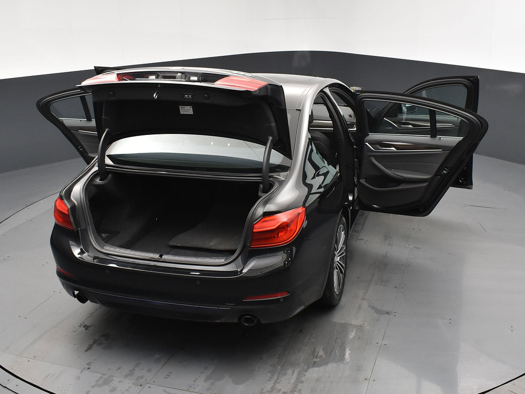 image-25 2019 BMW 5 Series