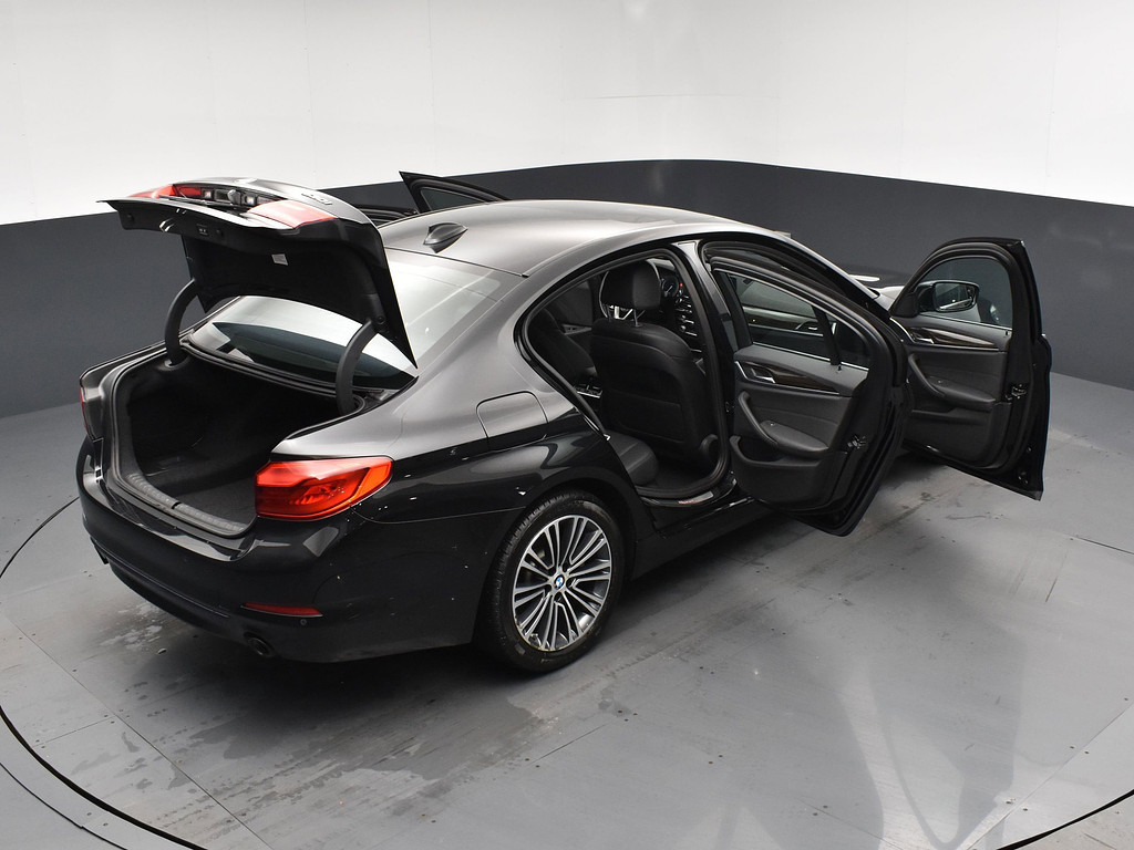 image-26 2019 BMW 5 Series