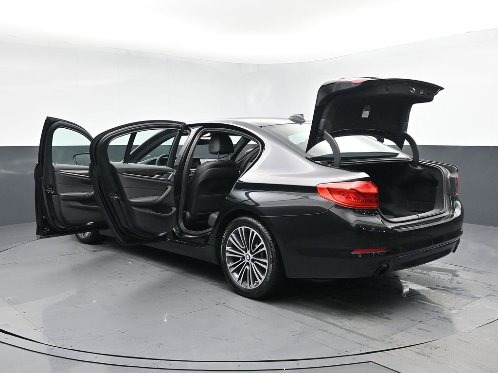 image-29 2019 BMW 5 Series