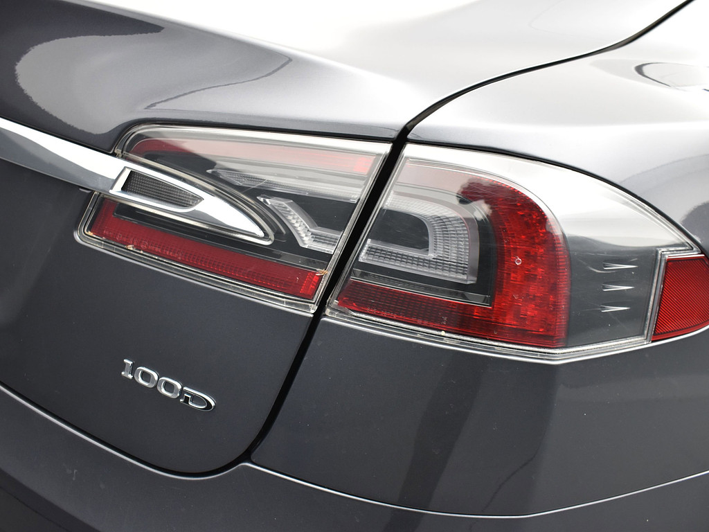 image-5 2018 Tesla Model S