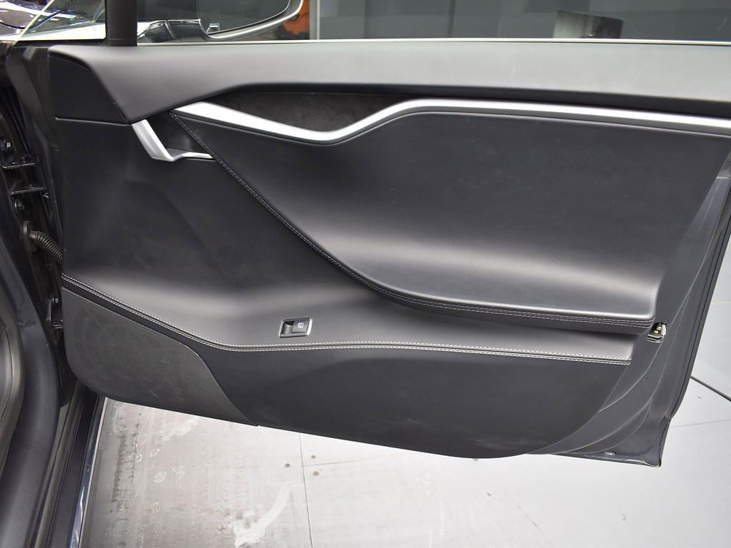 image-15 2018 Tesla Model S