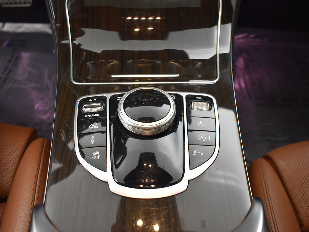 image-10 2020 Mercedes-Benz C-Class