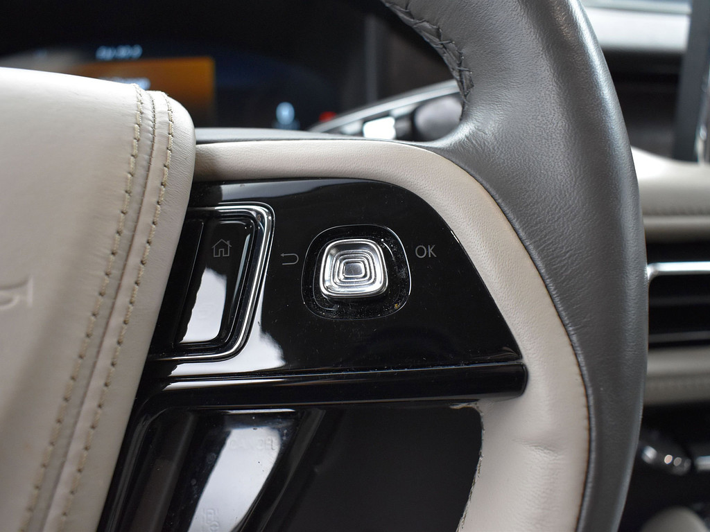 2023 Lincoln Aviator Located at South Shore Mitsubishi light-box-slides