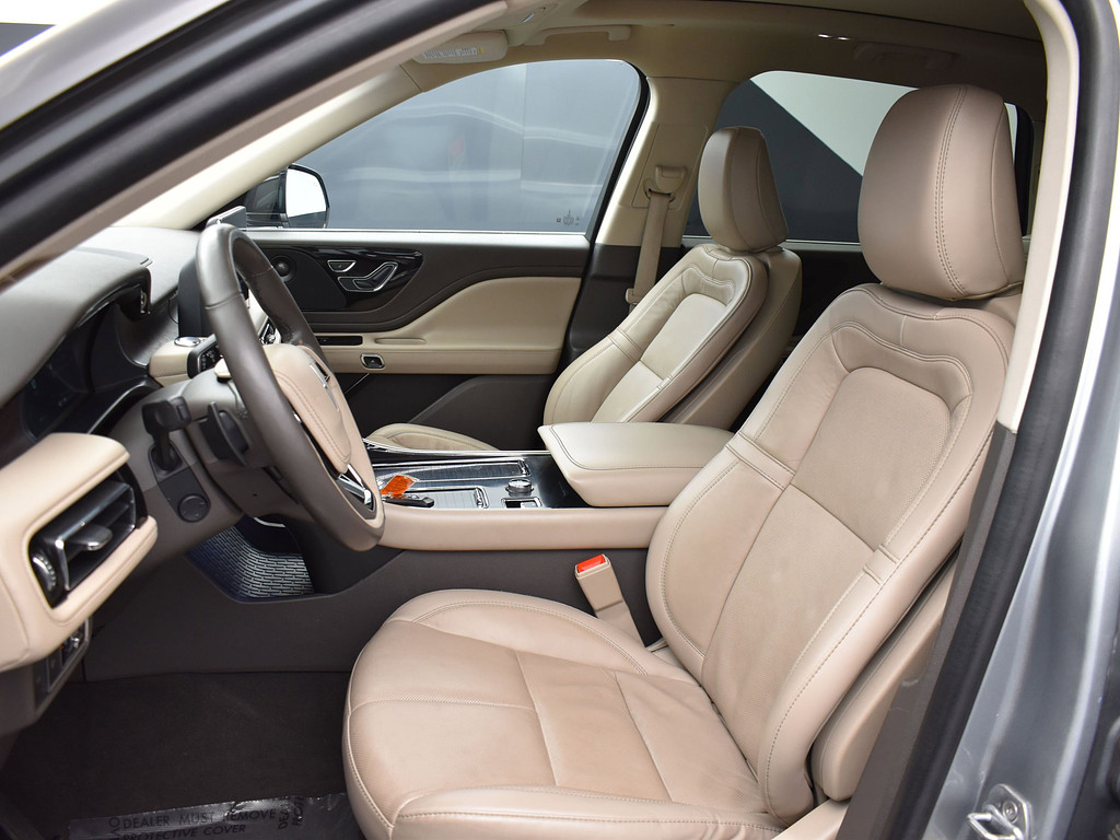 2023 Lincoln Aviator Located at South Shore Mitsubishi light-box-slides