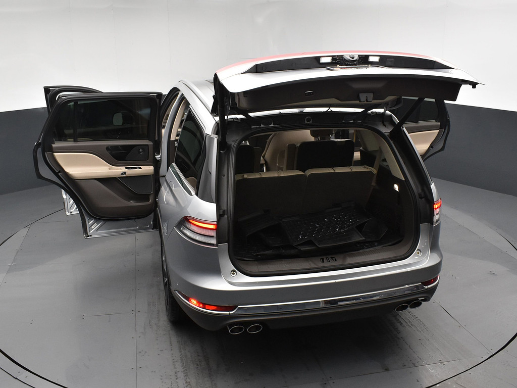 2023 Lincoln Aviator Located at South Shore Mitsubishi light-box-slides
