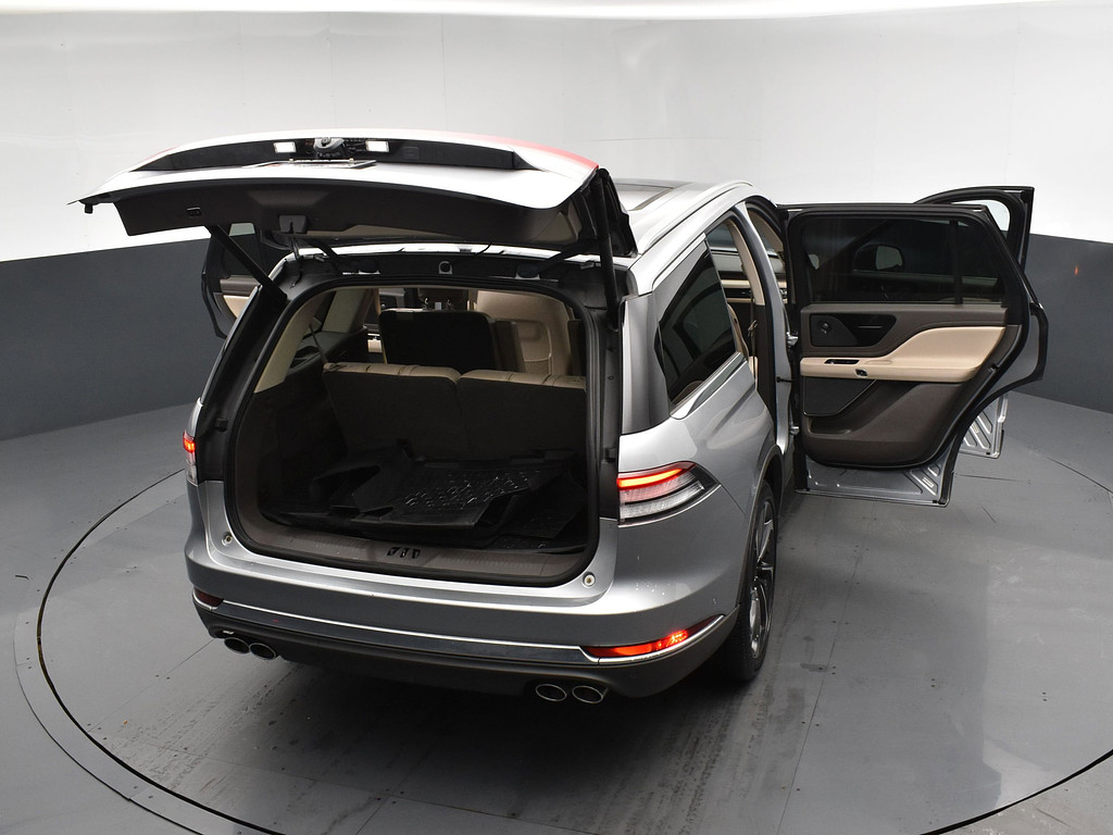 2023 Lincoln Aviator Located at South Shore Mitsubishi light-box-slides