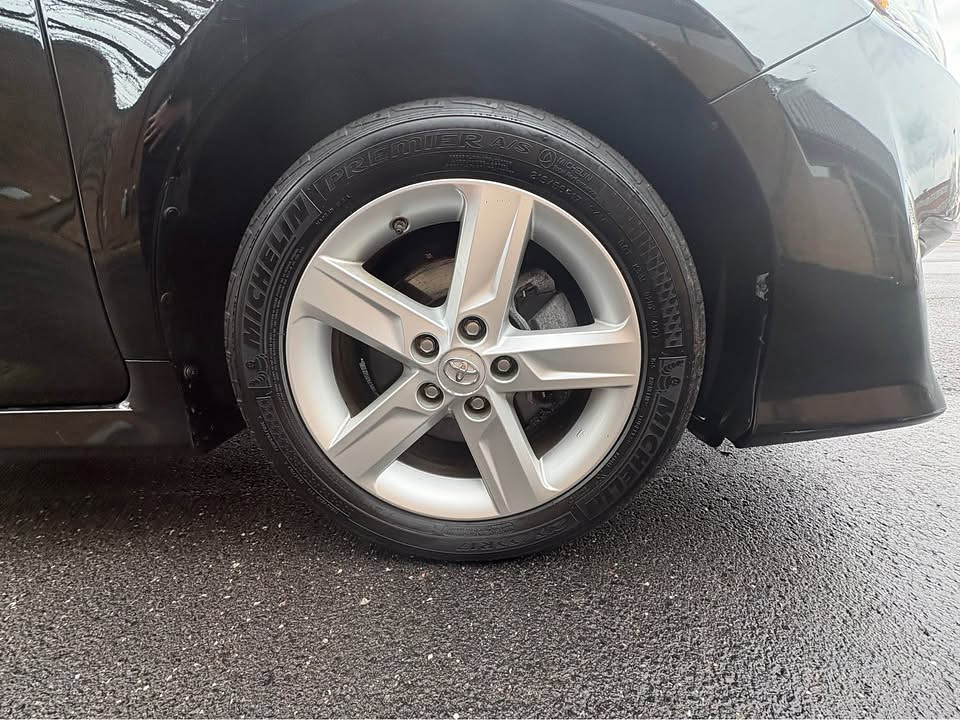 2013 Toyota Camry Located at Cartime slide-image