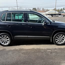 2017 Volkswagen Tiguan Located at Cartime slide-image