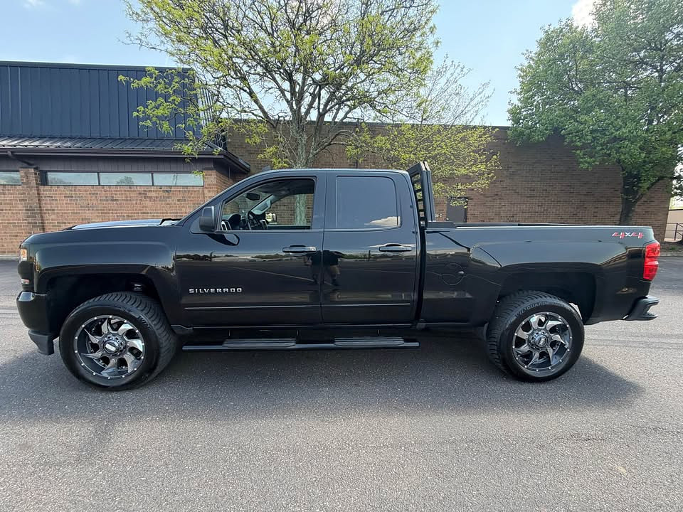 2019 Chevrolet Silverado 1500 LT 4x4 Double Cab Std Box's photo