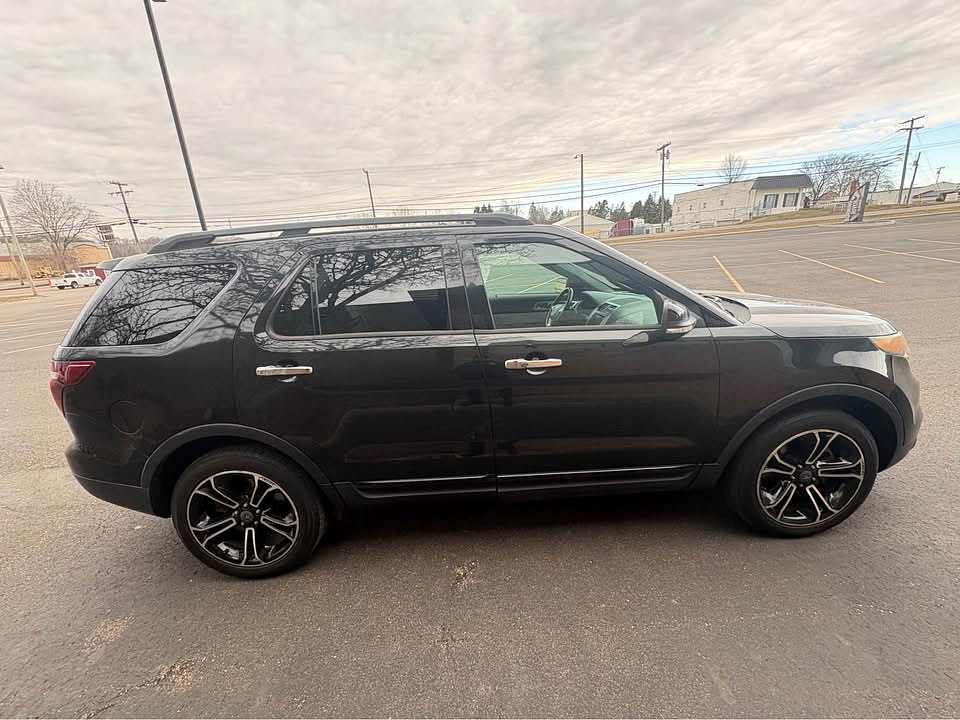 2014 Ford Explorer Sport Located at Cartime light-box-slides
