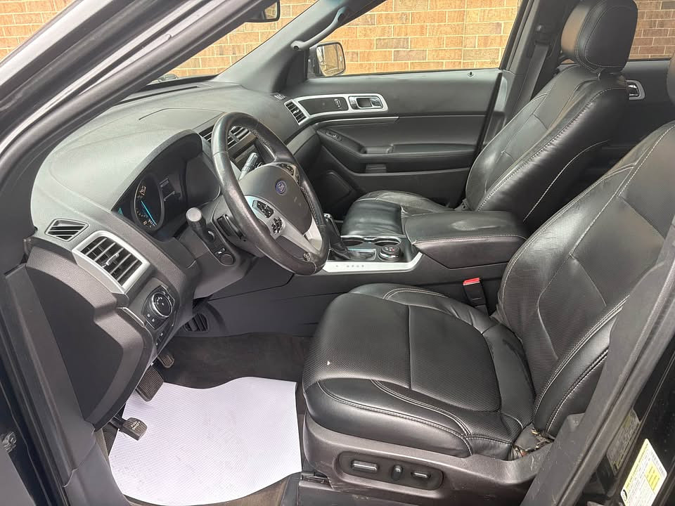 2014 Ford Explorer Sport Located at Cartime light-box-slides